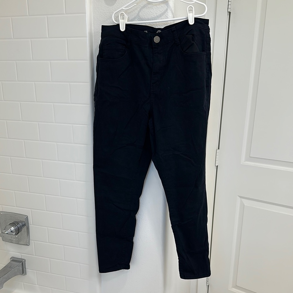 Black High-Waisted Jeans
